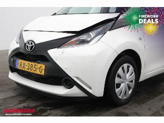 Toyota Aygo 1.0 VVT-i x-fun Airco Bluetooth Cruise 80.608 km! picture 10