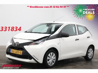 Coche accidentado Toyota Aygo 1.0 VVT-i x-fun Airco Bluetooth Cruise 80.608 km! 2018/2