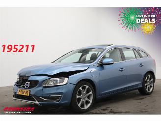 Schadeauto Volvo V-60 2.4 D6 AWD PHEV Summum ACC Schuifdak Memory H/K Camera SHZ 2014/2