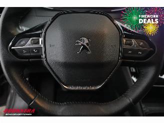 Peugeot 208 1.2 PureTech Allure Navi Clima Cruise PDC picture 17