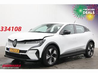 Damaged car Renault Mégane E-TECH EV60 Optimum Charge Equilibre LED ACC Navi Clima Camera 2023/7
