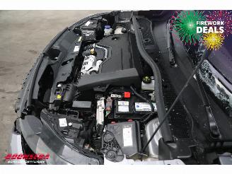 Peugeot 2008 1.2 Hybrid 136 GT Aut. LED ACC Navi Clima Camera picture 9