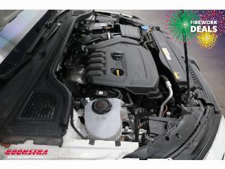 Volkswagen Golf 1.5 eTSI DSG R-Line Virtual ACC Navi Camera LRHZ picture 9