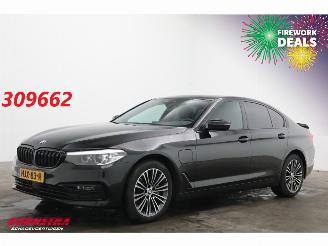krockskadad bil auto BMW 5-serie 530e iPerformance WASSER SportLine Schuifdak LED ACC SHZ PDC 2018/12