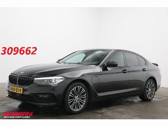 Avarii autoturisme BMW 5-serie 530e iPerformance WASSER SportLine Schuifdak LED ACC SHZ PDC 2018/12