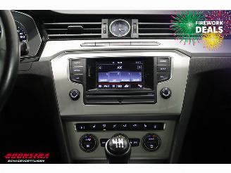 Volkswagen Passat Variant 1.6 TDI Comfortline Clima Cruise SHZ PDC AHK picture 11