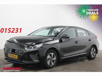 Coche accidentado Hyundai Ioniq 1.6 GDi Comfort ACC Infinity Navi Camera PDC 2017/10