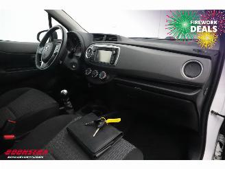 Toyota Yaris 1.3 VVT-i Aspiration Navi Airco Cruise Camera picture 9