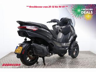 Piaggio  MP3 530 HPE Exclusive ABS Camera 4.804 km! picture 3