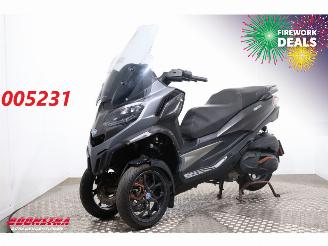 Piaggio MP3 530 HPE Exclusive ABS Camera 4.804 km! 2022/12