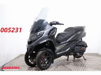 Piaggio  MP3 530 HPE Exclusive ABS Camera 4.804 km! picture 1