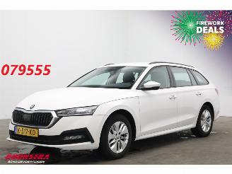 krockskadad bil auto Skoda Octavia Combi 1.0 e-TSI DSG Business Edition Virtual Navi Clima Cruise Camera 2021/1