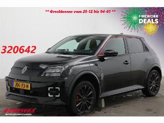 krockskadad bil auto Renault 5 comfort range iconic cinq 52 kWh LED ACC Apple/Android Camera 2025/9