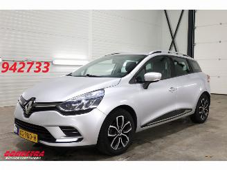 krockskadad bil auto Renault Clio Estate 1.5 dCi Ecoleader Zen Navi Airco Cruise 166.321 km! 2019/1