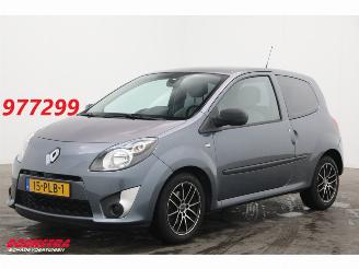 Damaged car Renault Twingo 1.2-16V Authentique Airco 163.595 km! 2011/2