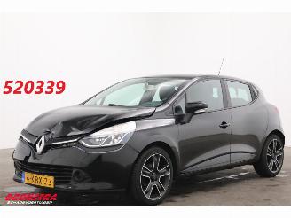 krockskadad bil auto Renault Clio 0.9 TCe Expression Navi Airco Cruise 144.073 km! 2013/3
