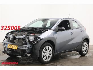 Coche accidentado Toyota Aygo 1.0 VVT-i MT Play Apple/Android ACC Airco Camera 9.446 km! 2025/8