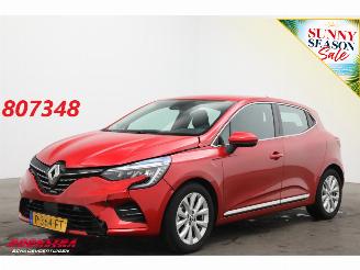 Unfallwagen Renault Clio 1.6 E-Tech Hybrid 140 Intens LED 360° Apple/Android Camera PDC 2022/2