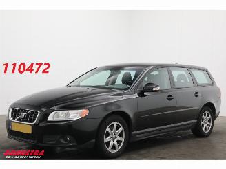 skadebil auto Volvo V-70 2.0D Kinetic Cruise Navi Clima Leder PDC 2009/5