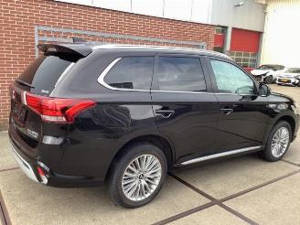 Mitsubishi Outlander Outlander (GF/GG), SUV, 2012 / 2022 2.4 16V PHEV 4x4 picture 3