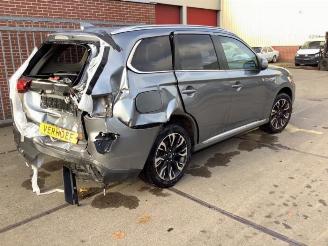 Mitsubishi Outlander Outlander (GF/GG), SUV, 2012 / 2022 2.0 16V PHEV 4x4 picture 4