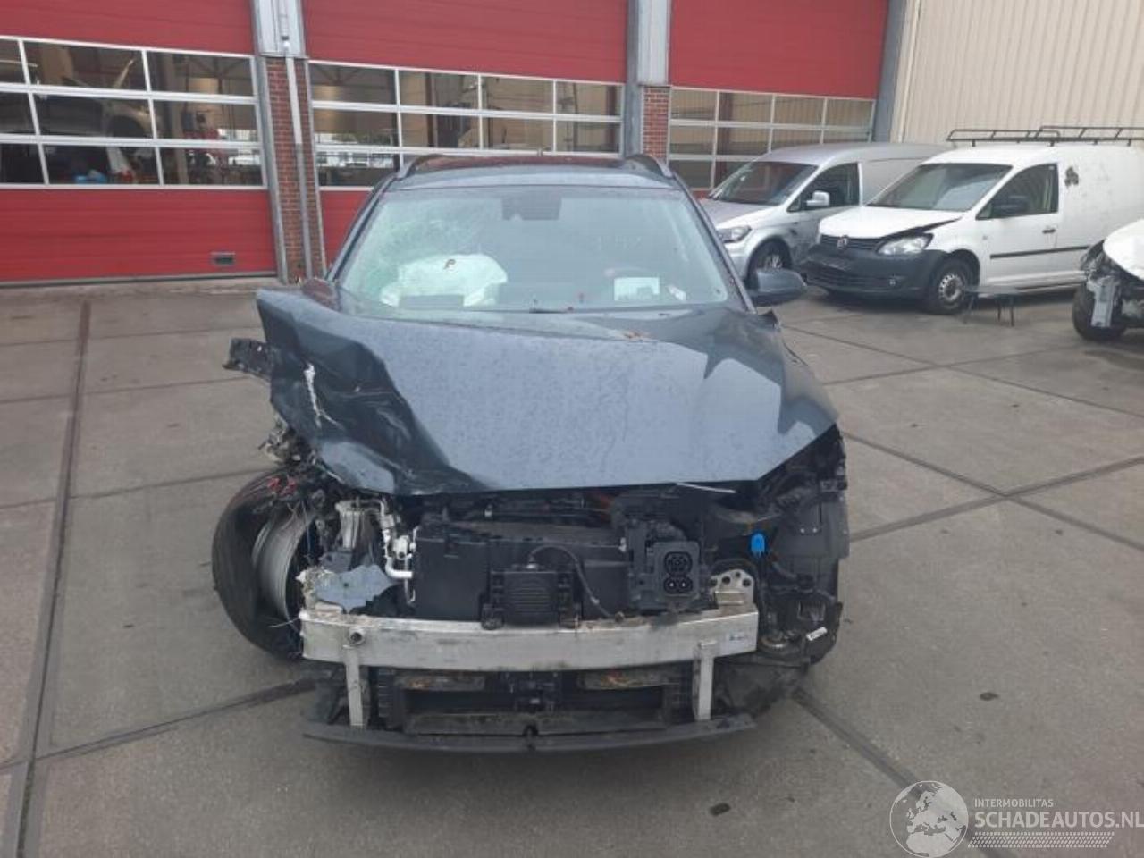 Hyundai Kona Kona (OS), SUV, 2017 / 2023 64 kWh