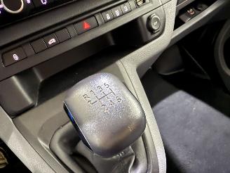 Toyota Proace Compact 1.5 D-4D Cool Comfort picture 17