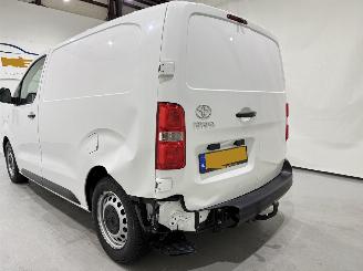Toyota Proace Compact 1.5 D-4D Cool Comfort picture 28