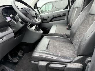 Toyota Proace Compact 1.5 D-4D Cool Comfort picture 21