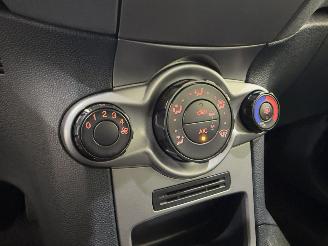 Ford Fiesta 5-Drs 1.25 Limites Airco picture 24