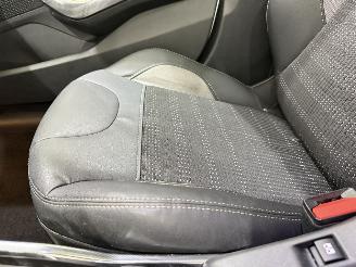 Peugeot 2008 1.2 PureTech 82 Allure Clima picture 42
