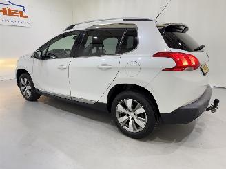 Peugeot 2008 1.2 PureTech 82 Allure Clima picture 4