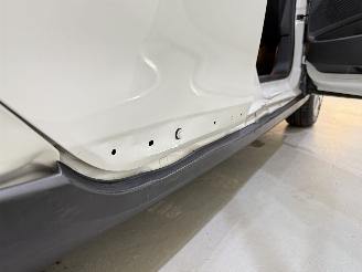 Peugeot 2008 1.2 PureTech 82 Allure Clima picture 9