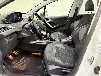 Peugeot 2008 1.2 PureTech 82 Allure Clima picture 43