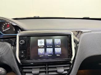 Peugeot 2008 1.2 PureTech 82 Allure Clima picture 36