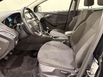 Ford Focus Wagon 1.0 Titanium Edition picture 35