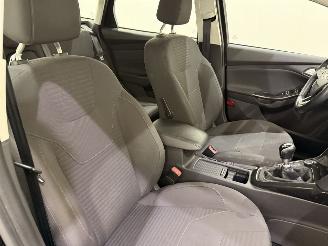 Ford Focus Wagon 1.0 Titanium Edition picture 24