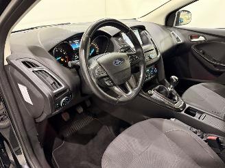 Ford Focus Wagon 1.0 Titanium Edition picture 36