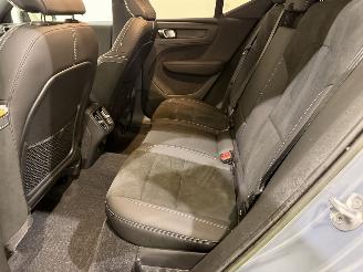 Volvo XC40 T2 Plus Dark Aut8 picture 27