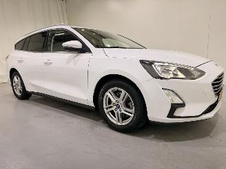 uszkodzony samochody osobowe Ford Focus Wagon 1.0 EcoBoost Trend Edition 2020/3