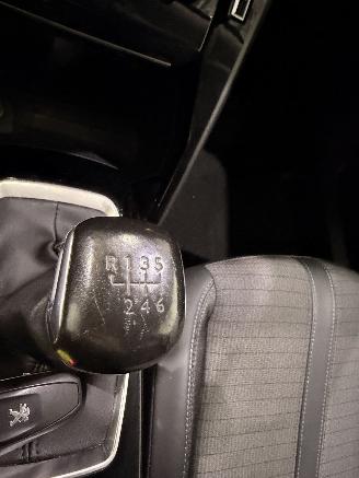 Peugeot 2008 1.2 Blue Lease Allure picture 50