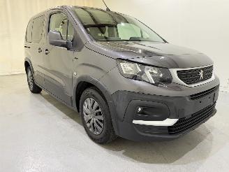 skadebil auto Peugeot Rifter MPV 1.2 PureTech 110 Style 2021/3