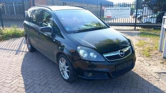 Opel Zafira  picture 1