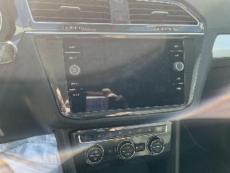 Volkswagen Tiguan 1.5 TSI Highline  Automaat picture 9