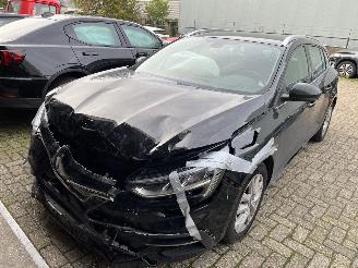 Auto incidentate Renault Mégane Stationcar 1.6 Plug -IN Hybrid Automaat Business Zen 2022/7