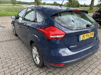 Ford Focus 1.0   5 Drs picture 6