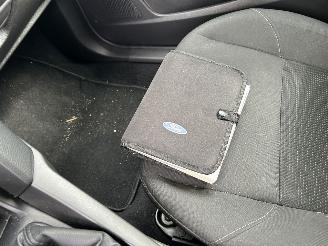 Ford Focus 1.0   5 Drs picture 9