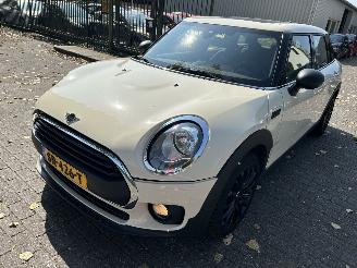 Damaged car Mini Clubman 1.5 One Salt Business 2018/6