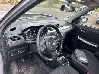 Suzuki Swift 1.2 Comfort Smart Hybrid picture 12