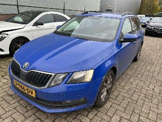 Damaged car Skoda Octavia Stationcar 1.5 Automaat 2020/7